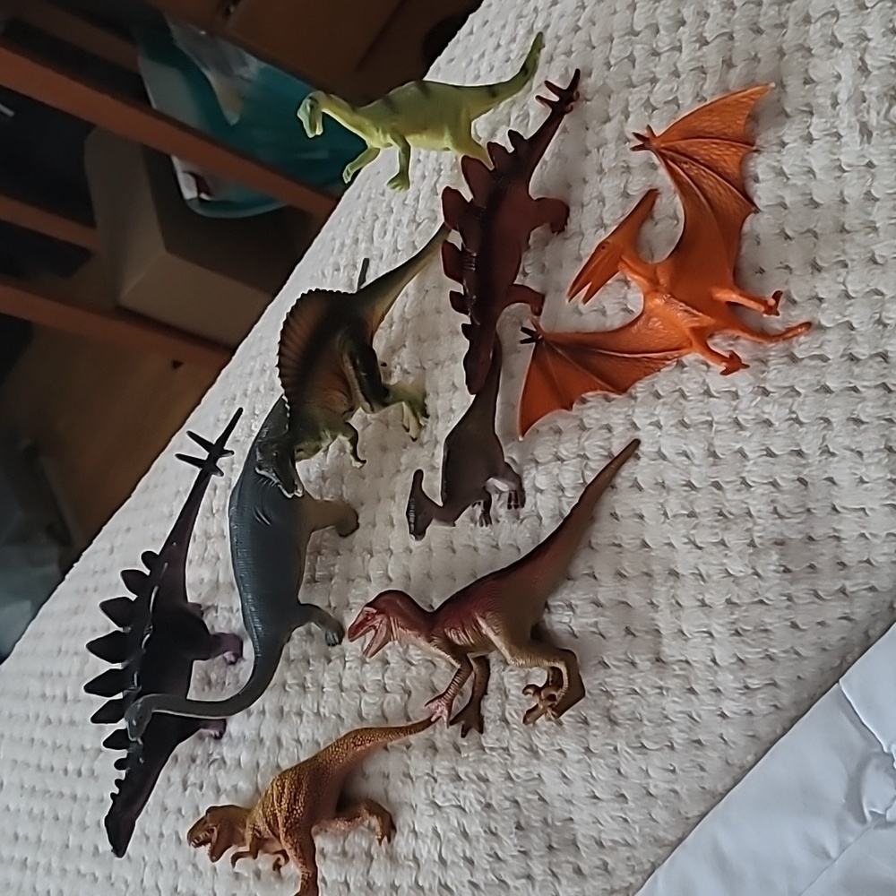 Lot Of 10 Hard PVC Medium Colourful Dinosaur Toys - Picture 6 of 7